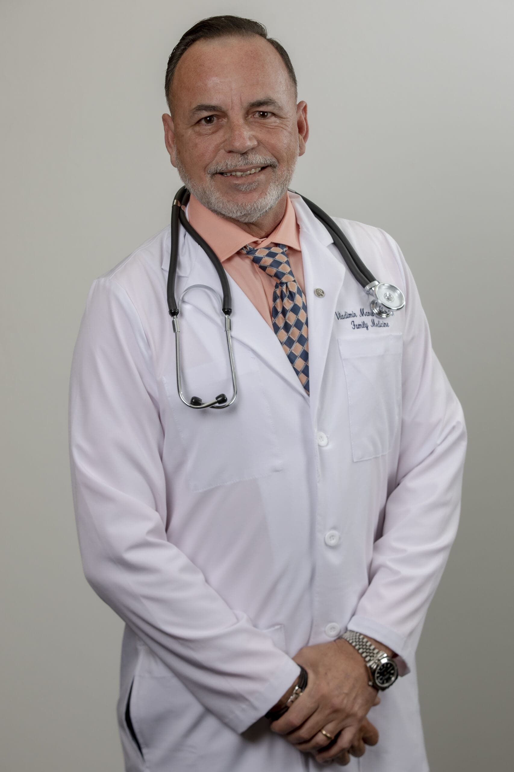 Dr. Vladimir Manzo headshot